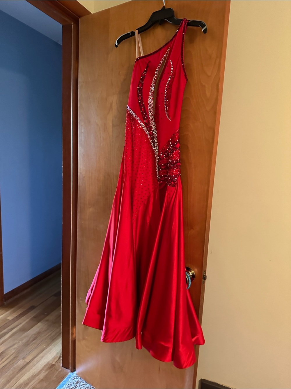 Elegant Red One-Shoulder Evening Dress with Crystal Accents